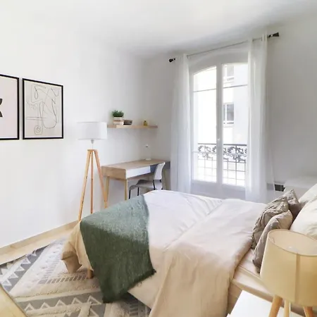 Immeuble L'essai Hotel *